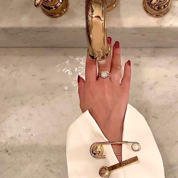 Desire to satisfy... - Picture 11 of 16